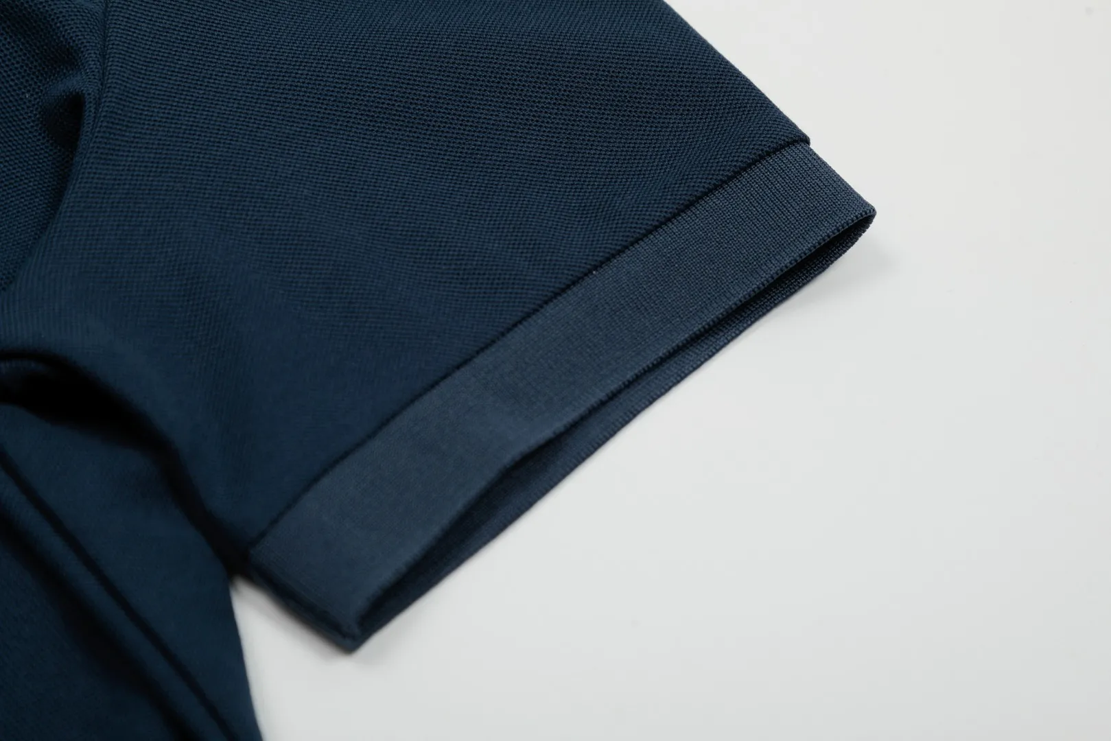 P154 💰 "Top quality" Style number: DS072# (not off the shelves all year round) [Ralph Lauren&NY co-branded new embroidered horse logo POLO lapel basic short sleeves] ✅Ralph Lauren&MLB Yankees co-branded versatile style lapel POLO short sleeves for men and women ✅Main supply platform live broadcast Wholesale entity Replenish when out of stock Not off the shelf ✅ZP quality 1:1 version Scan the code to enter the GF website Z cabinet quality ✅Detailed quality is the only one in Guangzhou. Imported pique fabrics. Focus on high-end. Cost-effective. Needless to say good quality. ✅Restore the original version. The maximum size can be worn up to 210 pounds. Loose, comfortable and stress-free. ✅Work wear and life wear. Suitable for various occasions. Must-have recommendation for couples. Size: S-XL. Color: Gray Navy.